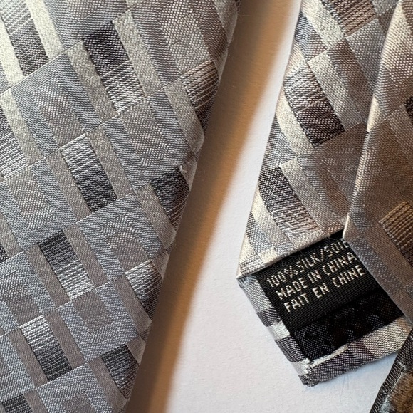 Gray Geometric Patterned Ties - Picture 5 of 5